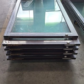 aliumininės parduotuvės durys